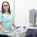 De ce femeile amână testul Papanicolau și cum poate fi prevenit acest risc? Sfaturile Dr. Lorena Turculeț