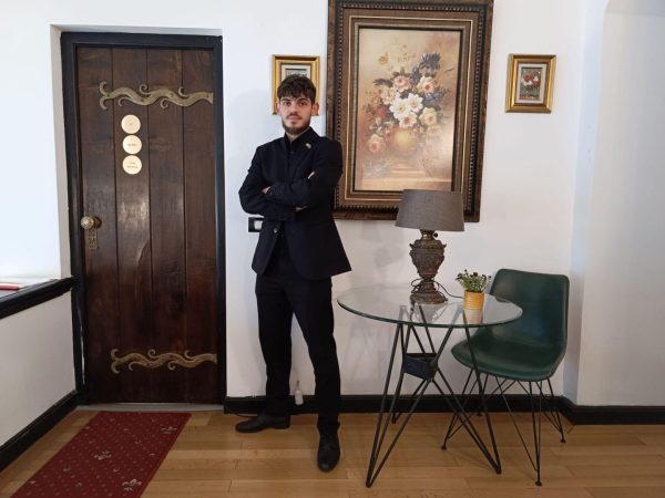 Închiriere totemuri 4K cu efect garantat: Vlad Augustin propune soluția EkoGroup pentru prezențe de neuitat la evenimente